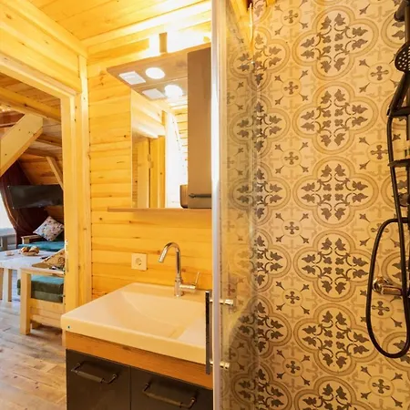 Gorgeous Bungalow In