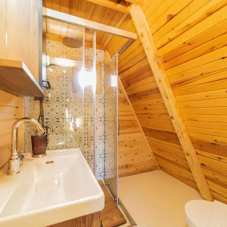 Gorgeous Bungalow In *
